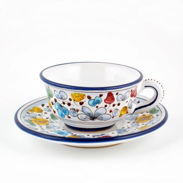 Arabesco Classico Italian tea cup and saucer handmade by Fima in Deruta