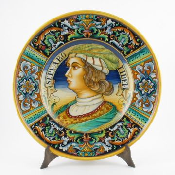 Italian wall plate featuring a Renaissance-style portrait of Lorenzo handmade by Alvaro Binaglia in Deruta Italy - main image