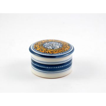 Italian hand-painted ceramic keepsake box from the Rinascimento collection handmade by Ceramiche Rampini in Gubbio, Italy