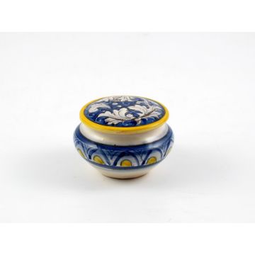 Italian hand-painted ceramic keepsake box from the Rinascimento collection handmade by Ceramiche Rampini in Gubbio, Italy