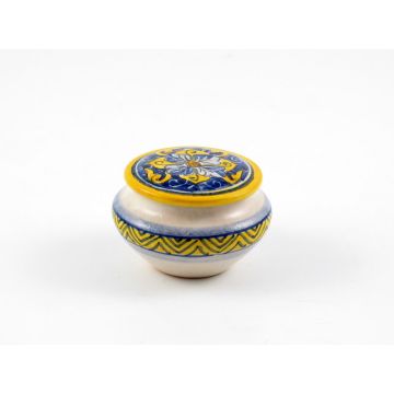 Italian hand-painted ceramic keepsake box from the Rinascimento collection handmade by Ceramiche Rampini in Gubbio, Italy