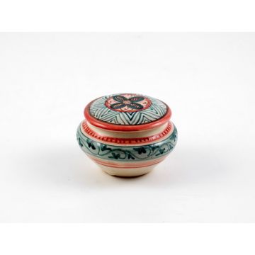 Italian hand-painted ceramic keepsake box from the Rinascimento collection handmade by Ceramiche Rampini in Gubbio, Italy