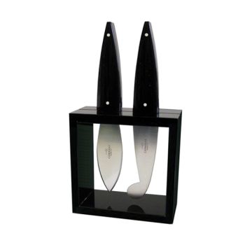 Set of 2 cheese knives with black resin handles handcrafted by Coltellerie Consigli in Scarperia, Italy