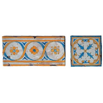 Hand-painted Deruta tile gt by Antica Deruta, Italy. The tile is entirely handcrafted.
