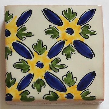 Hand-painted Italian corner tile LF13 from the Classic collection, entirely handcrafted by La Fauci in Messina, Sicily