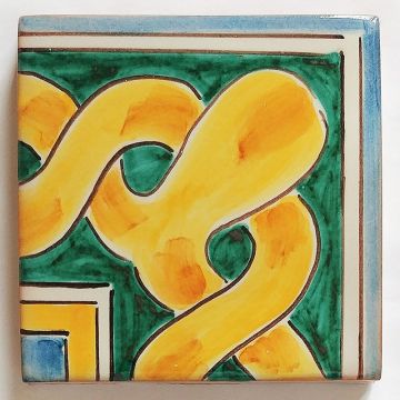 Hand-painted Italian corner tile LF18 from the Classic collection, entirely handcrafted by La Fauci in Messina, Sicily