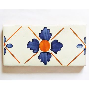 Hand-painted Italian border tile LF22 from the Classic collection, entirely handcrafted by La Fauci in Messina, Sicily