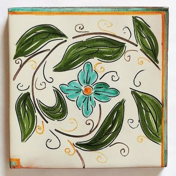 Hand-painted Italian corner tile LF25 from the Classic collection, entirely handcrafted by La Fauci in Messina, Sicily
