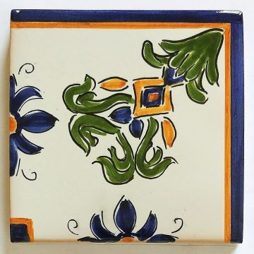 Hand-painted Italian corner tile LF28 from the Classic collection, entirely handcrafted by La Fauci in Messina, Sicily