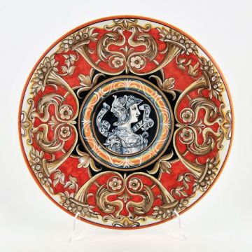 Italian wall plate featuring a Renaissance-style portrait of Faustina handmade by Francesca Niccacci in Deruta