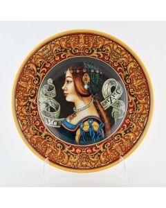 Italian wall plate featuring a Renaissance-style portrait of Barbara Pallavicino handmade by Francesca Niccacci in Deruta