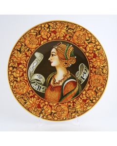 Italian wall plate featuring a Renaissance-style portrait of Simonetta Vespucci handmade by Francesca Niccacci in Deruta