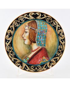 Italian wall plate featuring a Renaissance-style portrait of Beatrice handmade by Francesca Niccacci in Deruta