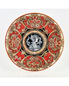 Italian wall plate featuring a Renaissance-style portrait of Faustina handmade by Francesca Niccacci in Deruta